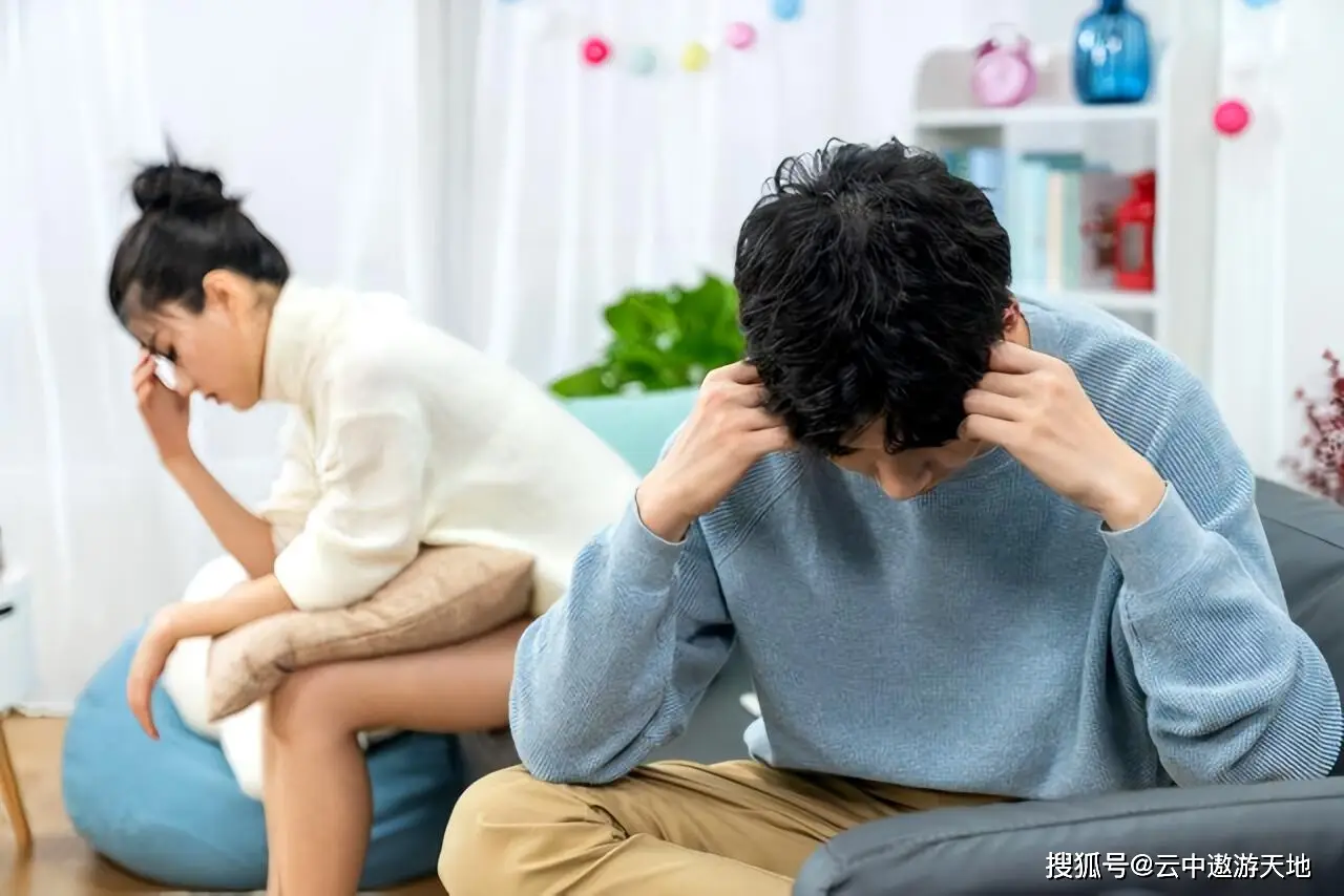 在张爱玲的小说里，有一种非常奇特的婚姻现象
